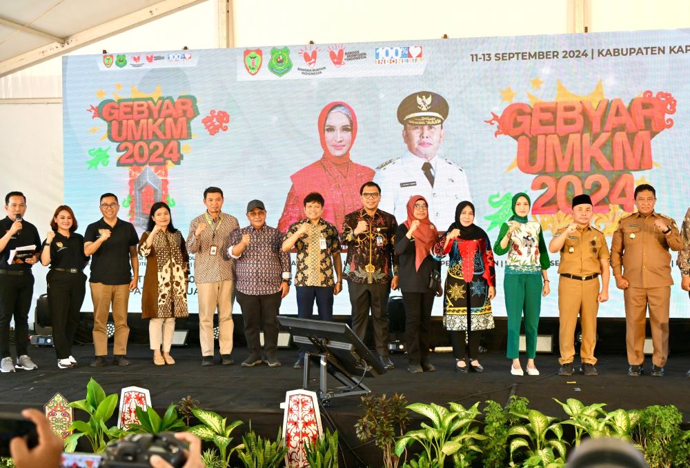 Kepala Bappedalitbang Prov. Kalteng Hadiri Gebyar UMKM Wilayah Tengah Tahun 2024 di Kapuas
