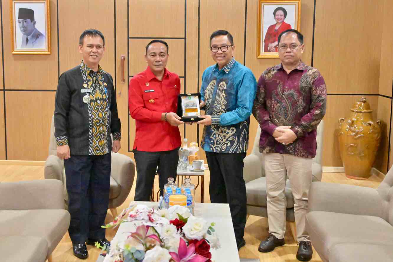 Plt. Sekda Kalteng Lakukan Koordinasi Konektivitas dengan Kalbar, Bahas Rencana Jalan Penghubung Jembatan Jelai – Ketapang