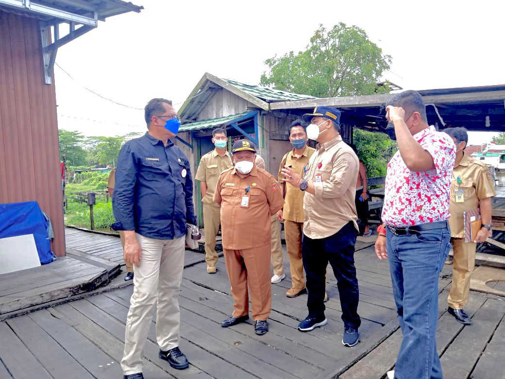 Gubernur H. Sugianto Sabran Kembangkan Keramba Ikan Terintegrasi Wisata