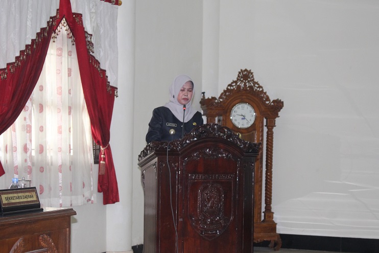 Pj. Bupati Sampaikan Pidato Pengantar 5 Ranperda pada Rapat Paripurna DPRD Barito Selatan.