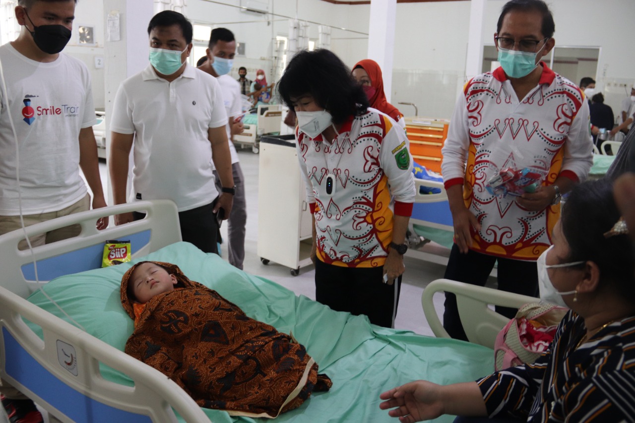 Peringati Hari Kesehatan Nasional, Pemkab Pulang Pisau Gelar Operasi Bibir Sumbing Gratis