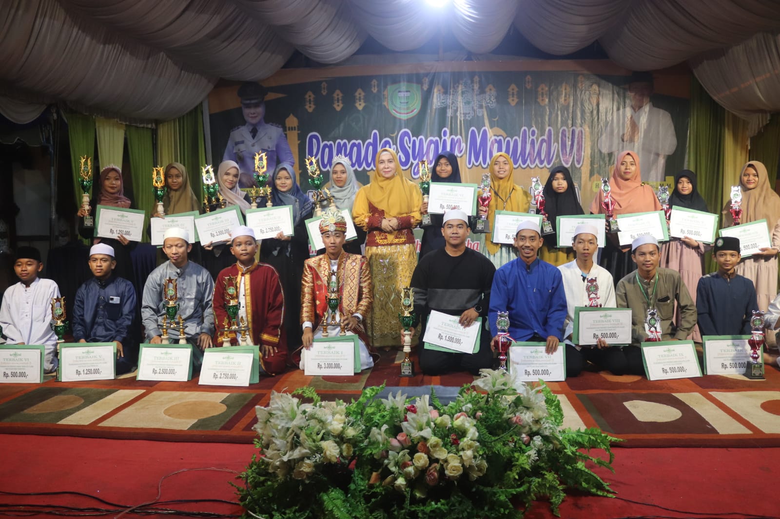 Tutup Parade Syair Maulid VI, Pj. Bupati Pulang Pisau Mengajak Tingkatkan Kecintaan Kepada Nabi Muhammad SAW