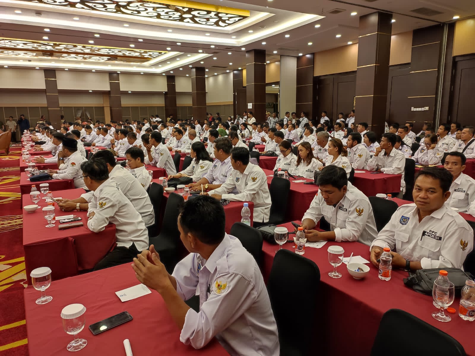 Arahan Sekda Nuryakin pada Pelantikan dan Raker DPD APDESI serta Rakor Kepala Desa Se-Kalteng 
