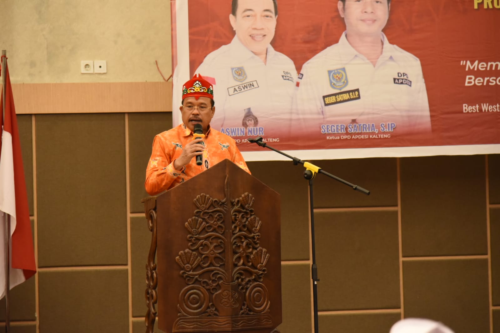 Arahan Sekda Nuryakin pada Pelantikan dan Raker DPD APDESI serta Rakor Kepala Desa Se-Kalteng 