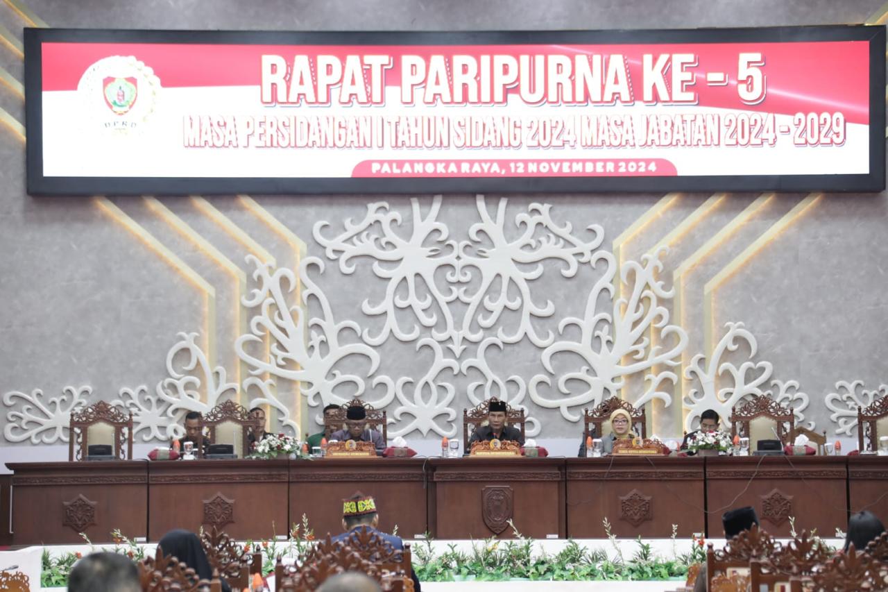 Hadiri Rapur ke-5, Plt. Sekda Sampaikan Jawaban Gubernur Kalteng atas Pemandangan Umum Fraksi-Fraksi Pendukung DPRD Prov. Kalteng