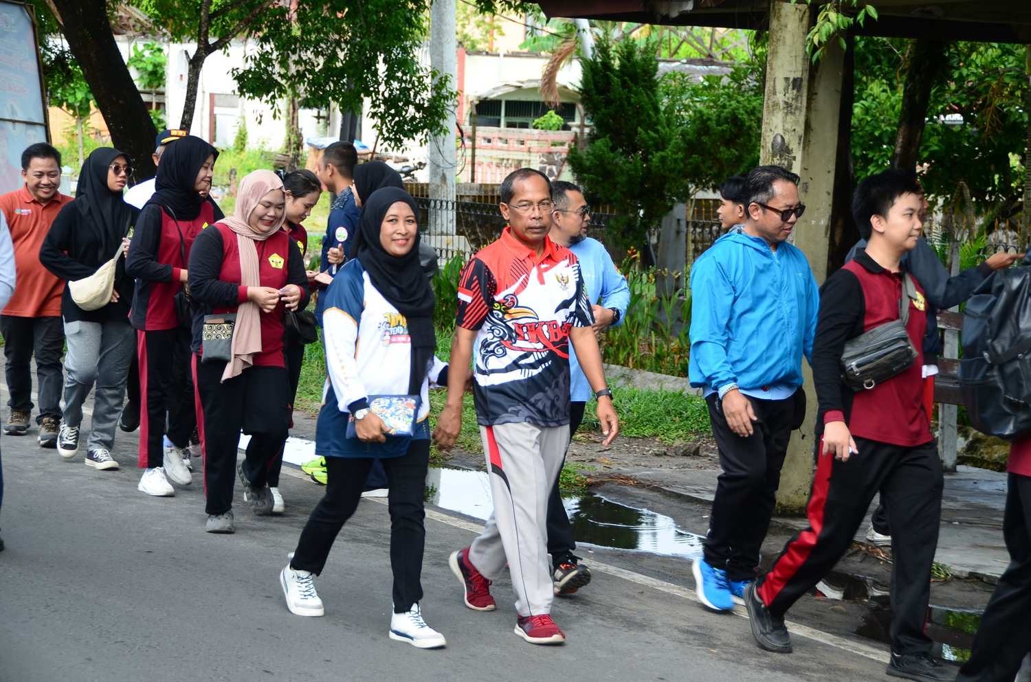 Dinkes Kalteng Gelar Pergerakan Massa Melalui Jalan Sehat Bersama Poltekkes Palangka Raya
