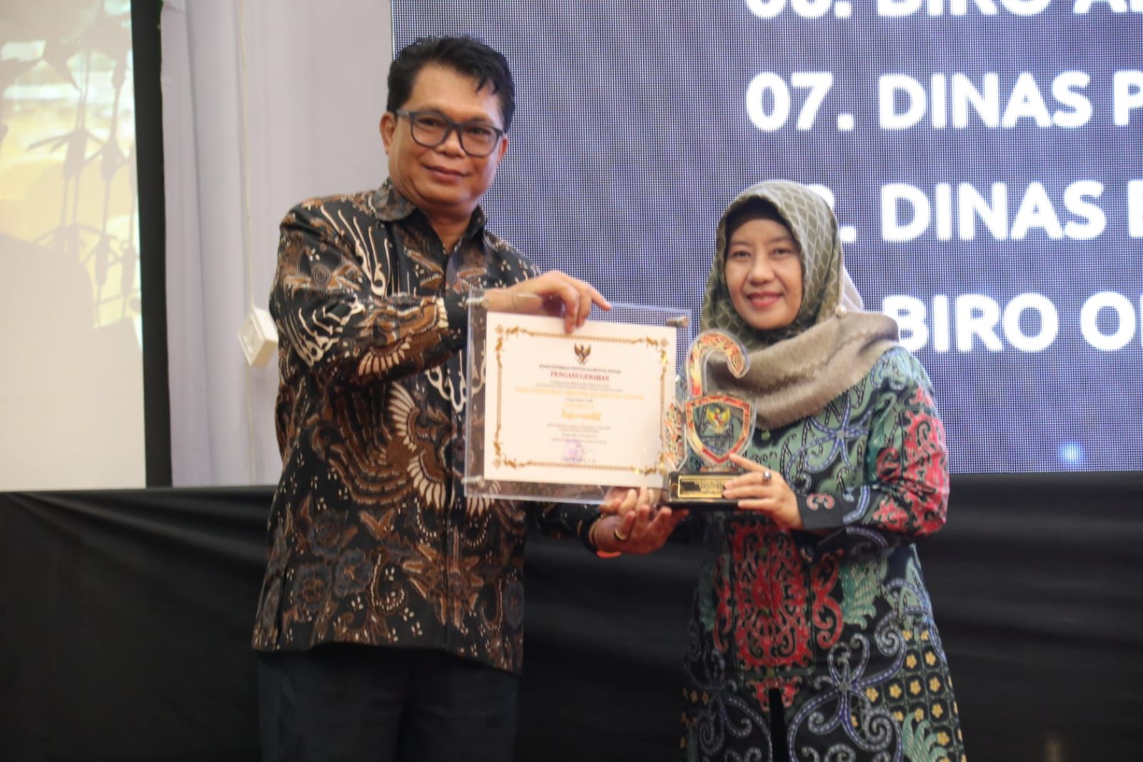 Disdik Raih Peringkat 2 Kategori Informatif Dalam Anugerah Keterbukaan Informasi Badan Publik Tahun 2023