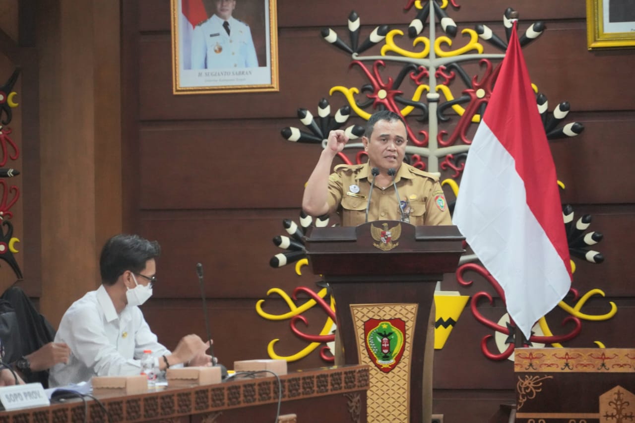 Plh. Asisten Pemkesra Herson B. Aden Buka Sosialisasi Peraturan Daerah Provinsi Kalteng Nomor 4 Tahun 2023