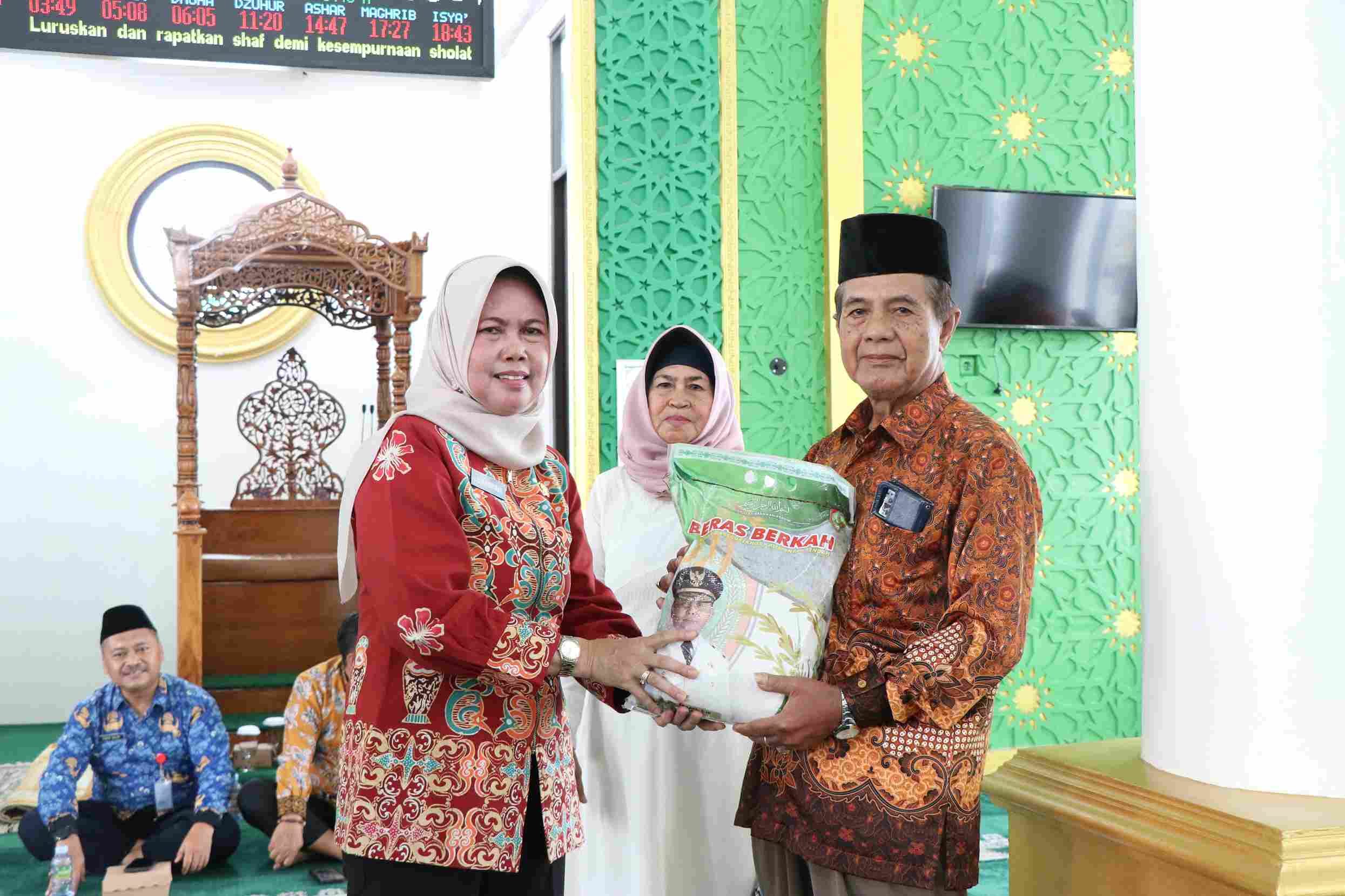 Hadiri Pengajian ASN Pemprov Kalteng, Kepala BKD Lisda Arriyana: Bentuk Perhatian Pemprov Kalteng Terhadap Kesejahteraan Spiritual ASN