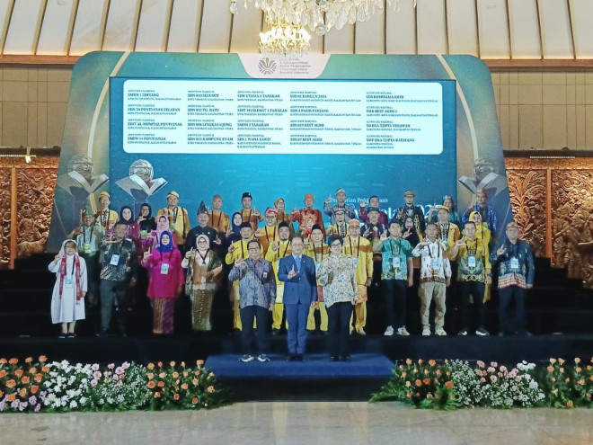 Tiga Sekolah Kobar Raih Adiwiyata Nasional 2025