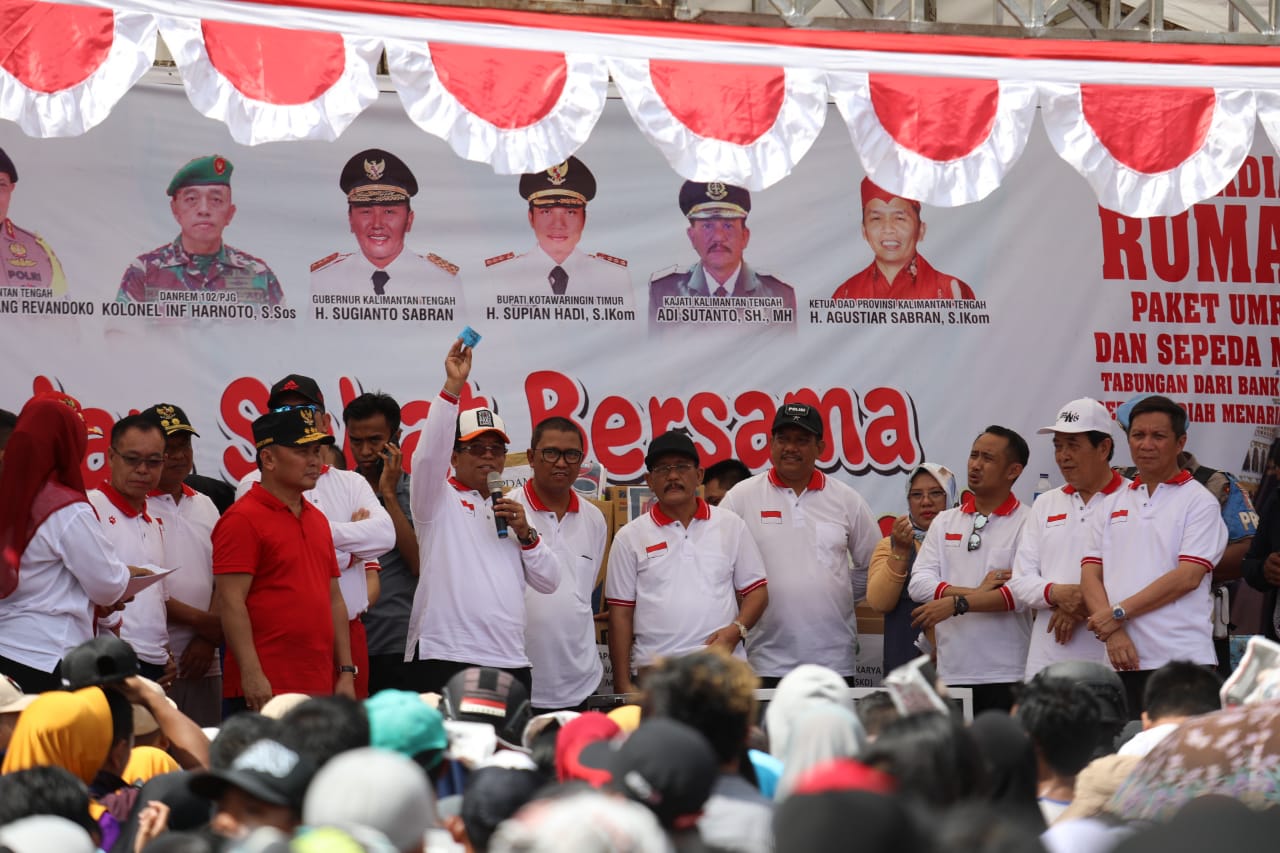 Jalan Sehat Kebangsaan Bersama Gubernur Kalteng dan Menpora diikuti puluhan ribu peserta