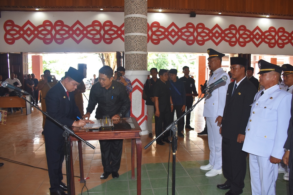 Bupati Kapuas Lantik Jabatan Administrator dan Pengawas