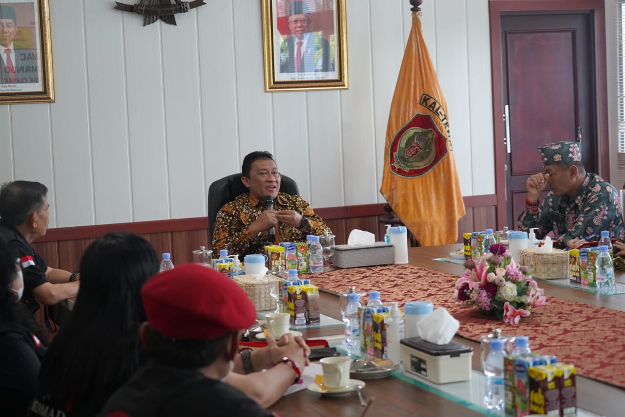 Wagub Edy Pratowo : Batamad Diharapkan Jadi Benteng Pertahanan Adat Dayak untuk Mengangkat Warga Dayak Mencapai Kesejahteraan