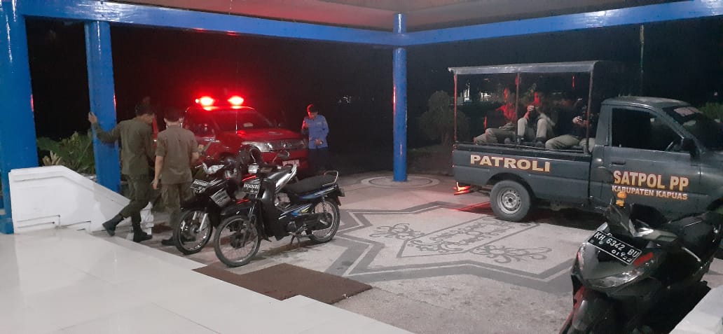 Patroli Rutin SatPol PP dan Damkar Kabupaten Kapuas Jaga Keamanan Aset Daerah dan Tempat Ibadah