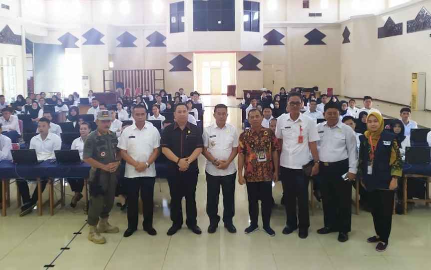 Wakil Bupati Murung Raya Beri Semangat Kepada Peserta Test CPNS