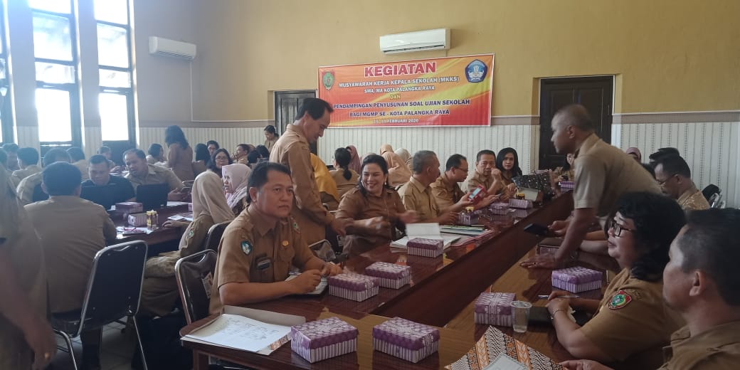 MKKS SMA/MA Kota Palangka Raya Lakukan Pendampingan Penyusunan Soal Ujian Sekolah Berbasis Komputer