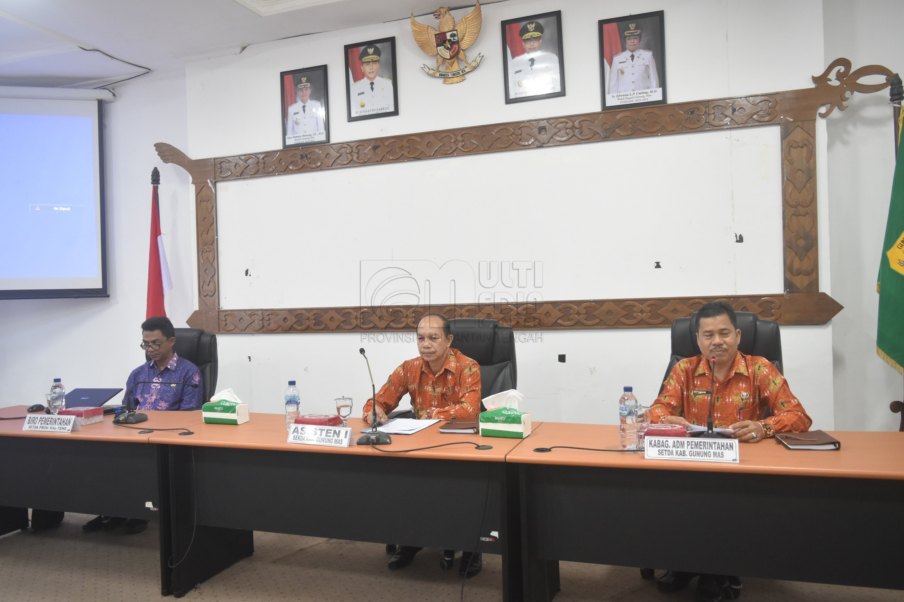 Asisiten I Setda Gunung Mas Pimpin Rapat Penyusunan LPPD