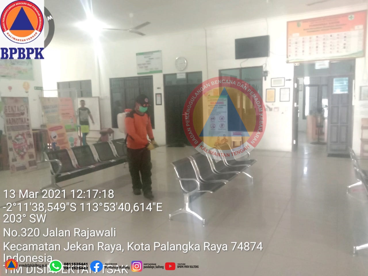 Tim Satgas Covid-19 Prov. Kalteng Rutin Lakukan Penyemprotan Disinfektan di Puskesmas Kayon