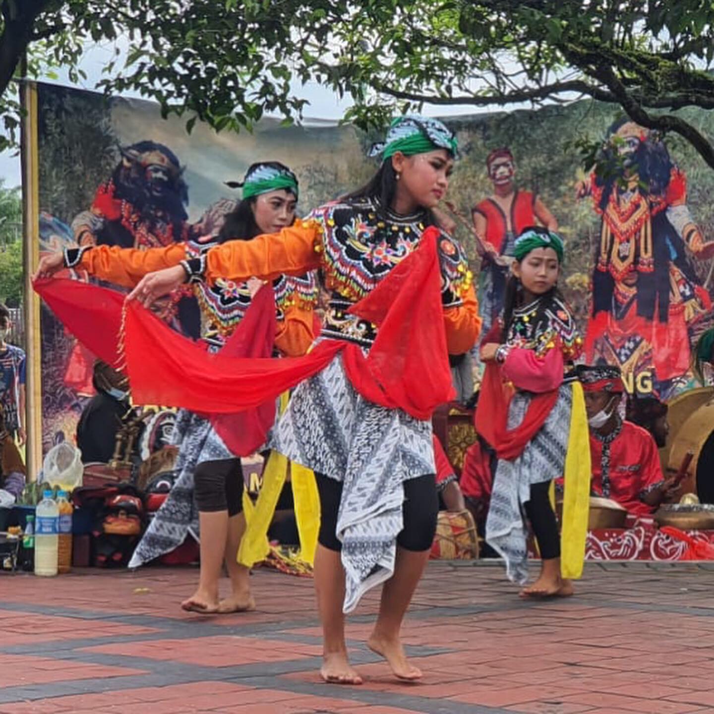 Gemerincing Gelang Dadas dan Atraksi Kuda Lumping Ramaikan CFD