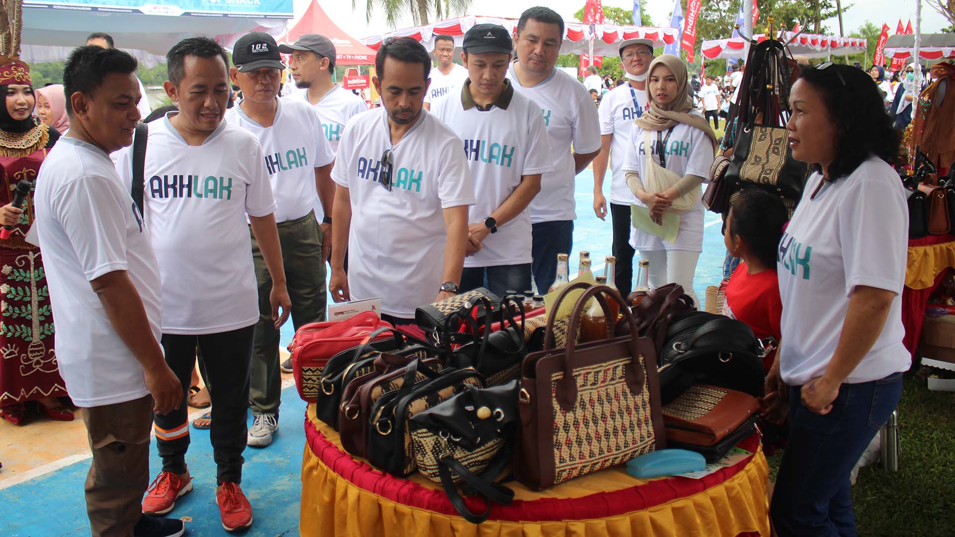 Ribuan warga ikuti Jalan Sehat Bersama BUMN Barito Selatan