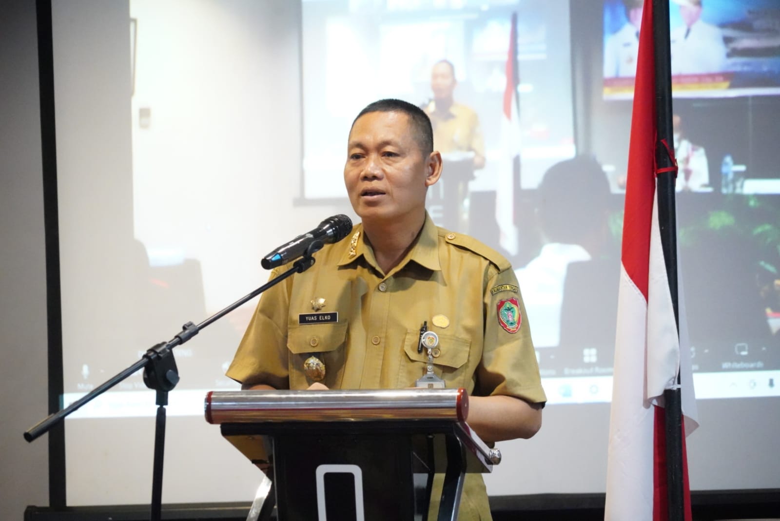 SAG Kalteng Bidang Ekonomi, Keuangan dan Pembangunan Yuas Elko, membuka Rakornis Bidang Perhubungan se Kalteng