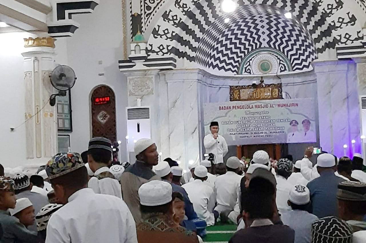 Gubernur Serahkan Bantuan Hibah Sosial Keagamaan dan Kemasyarakatan Kepada Kabupaten Katingan