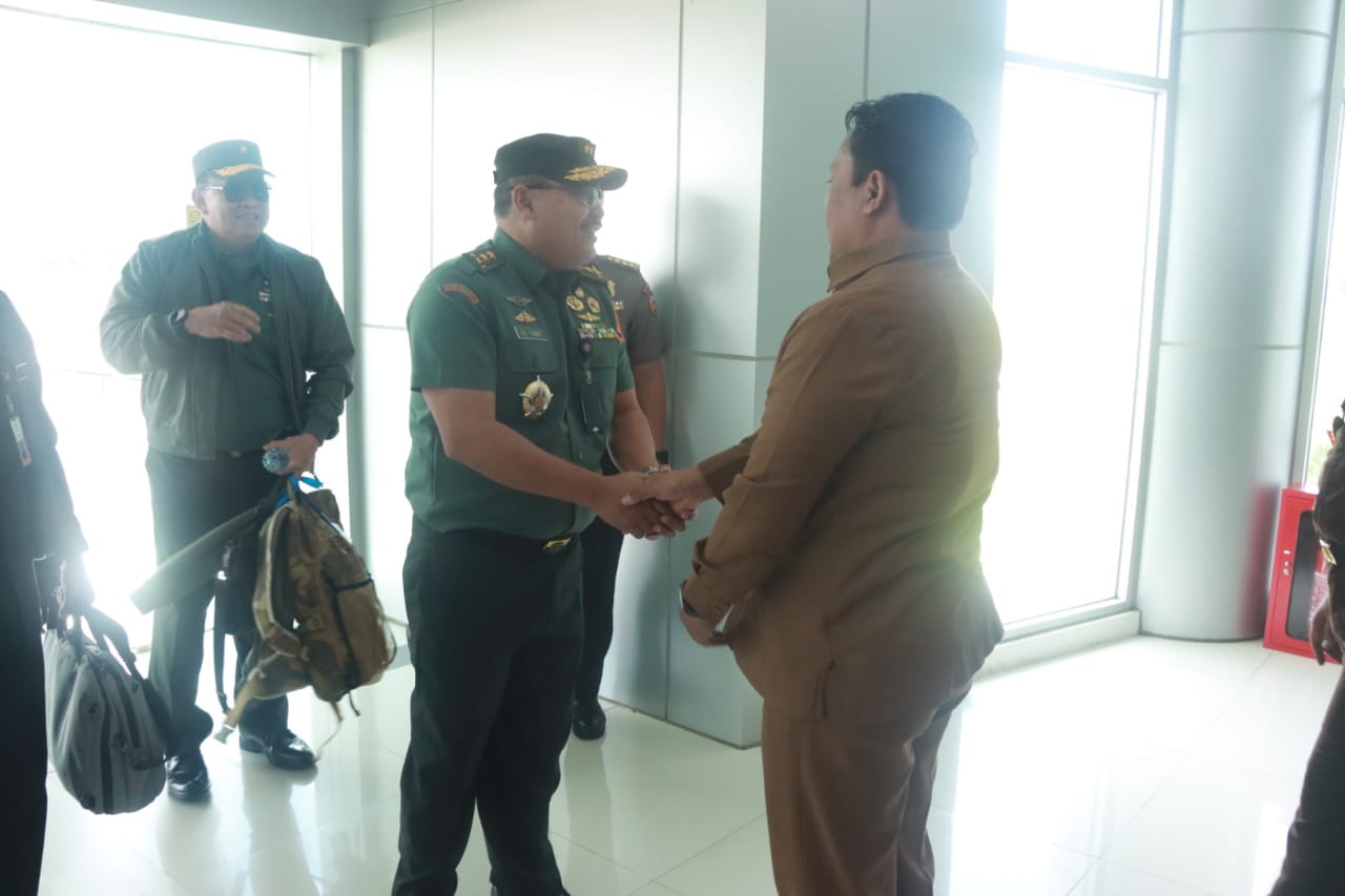Wagub Kalteng Sambut Kedatangan Rombongan Peserta SSDN Program Pendidikan Reguler Angkatan LXVI Tahun 2024 Lemhanas di Palangka Raya
