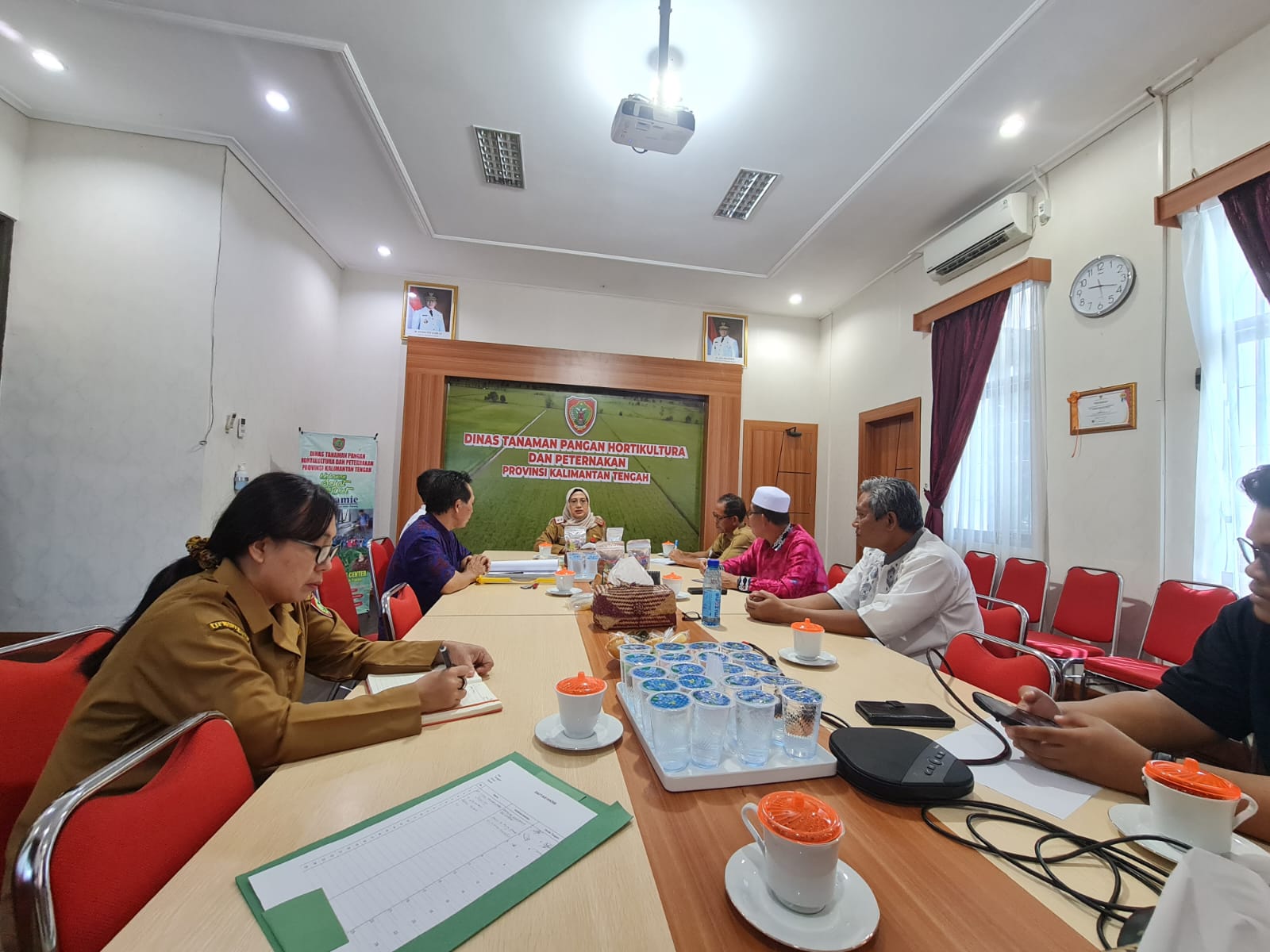 Kadis TPHP Prov. Kalteng Pimpin Rapat Audiensi dengan DPW Asosiasi Asuhan Pemberdayaan Porang Indonesia 