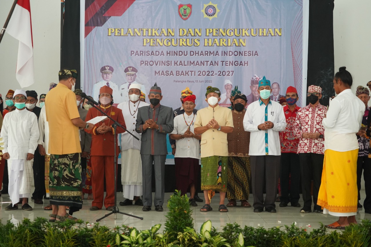 Sekretaris Daerah Nuryakin Hadiri Pelantikan dan Pengukuhan Pengurus Daerah PHDI Provinsi Kalteng Periode 2022-2027