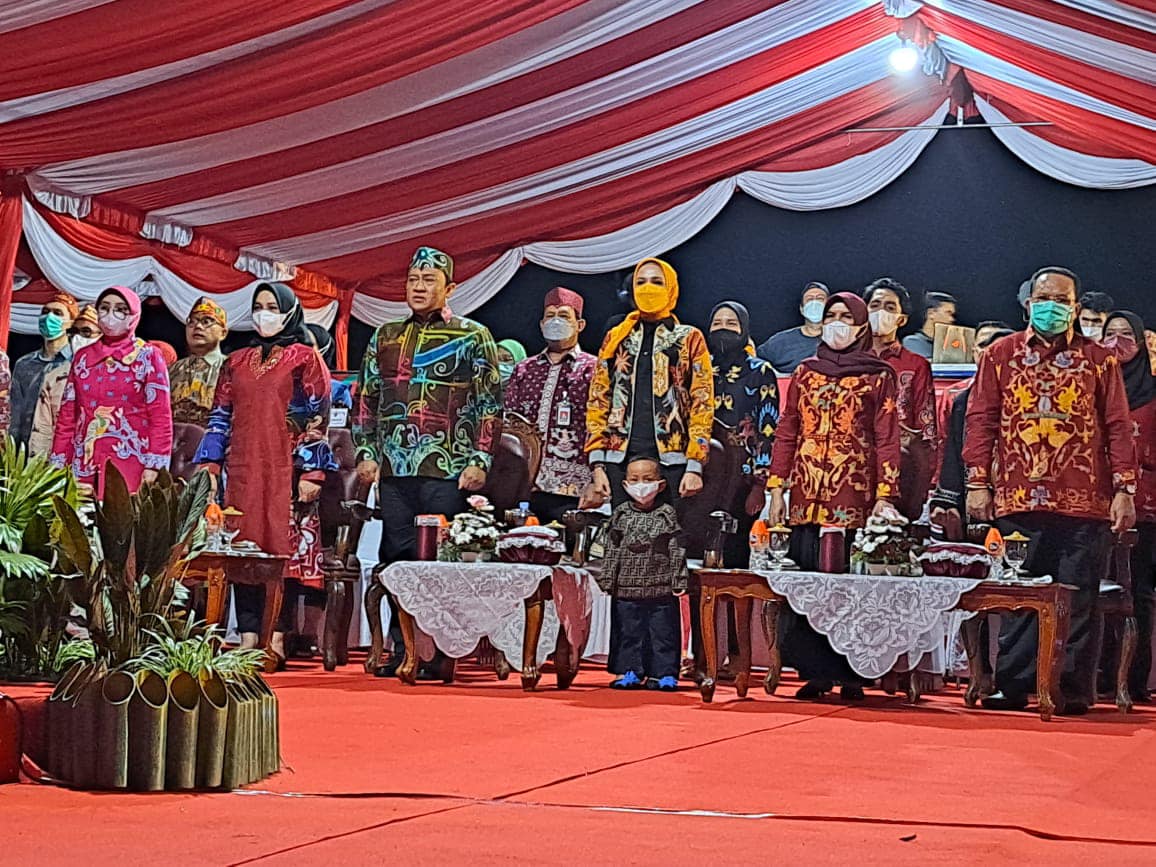 Wagub dan Sekda Prov. Kalteng Kunjungi Stand Dislutkan di Kalteng Expo Tahun 2022
