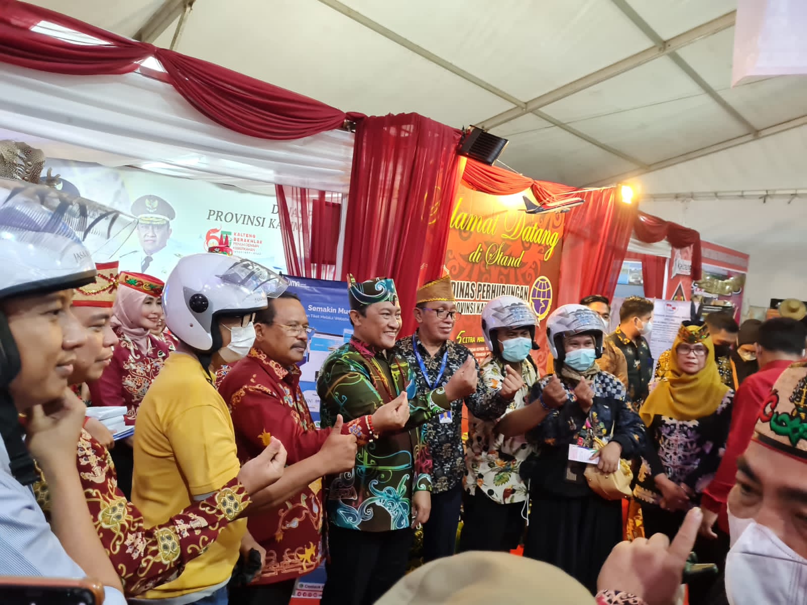 Turut Meriahkan Kalteng Expo 2022, Dishub Prov. Kalteng Bagikan Minyak Goreng dan Helm Gratis