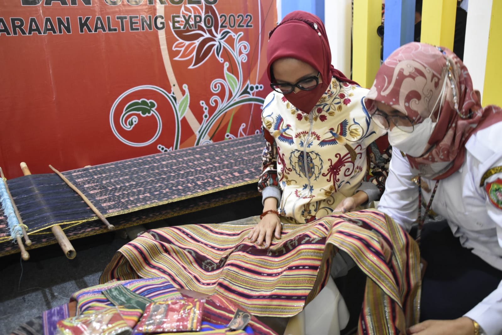 Ketua TP-PKK Ivo Sugianto Sabran Kunjungi Stand Kalteng Expo Kabupaten Lamandau