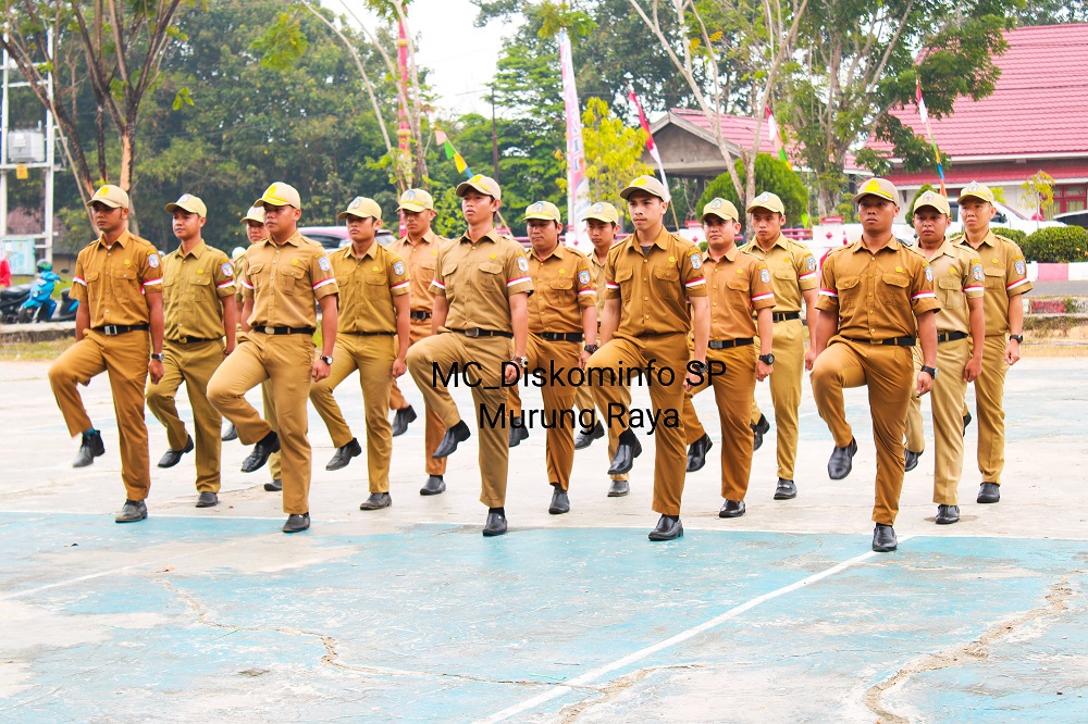 Pasukan Diskominfo SP Mura Terlihat Kompak Dalam Perlombaan Baris Berbaris