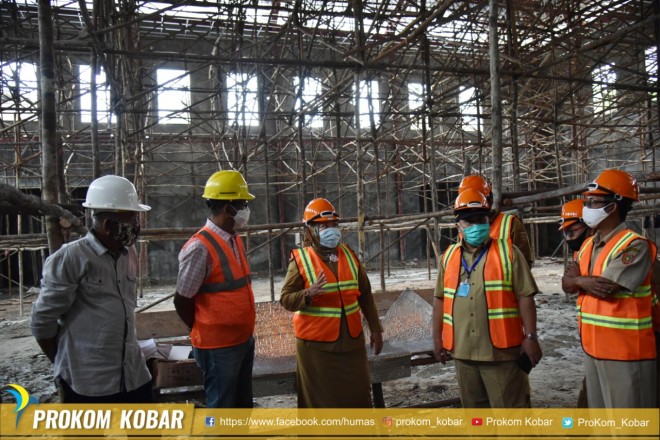 Bupati Kobar Monitoring Pembangunan Gedung Serbaguna Area Pangkalan Bun Park