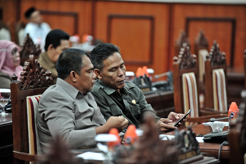Dewan Lanjutkan Pembahasan Raperda dan Tatib