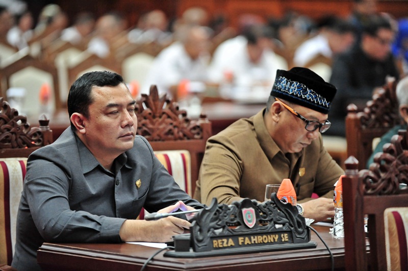 Dewan Lanjutkan Pembahasan Raperda dan Tatib