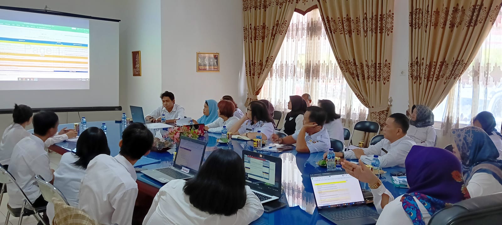 Visitasi Monitoring dan Evaluasi Keterbukaan Informasi oleh KI di Dinas Sosial Prov. Kalteng