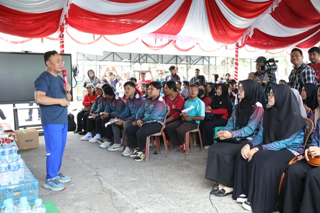 Buka Pasar Murah di Dua Lokasi Kabupaten Kapuas, Gubernur Sugianto Sabran Tekankan Pentingnya Pendidikan