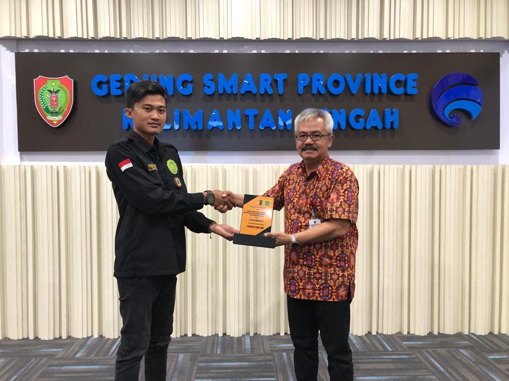 Mahasiswa UMP Orientasi Lapangan ke Gedung Smart Province