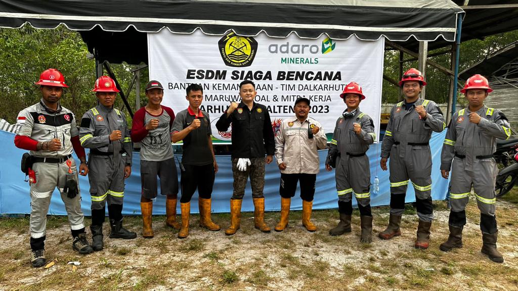 Dinas ESDM Prov. Kalteng Bersama PT. Adaro Mineral Indonesia Bantu Penanggulangan Karhutla di Kota Palangka Raya