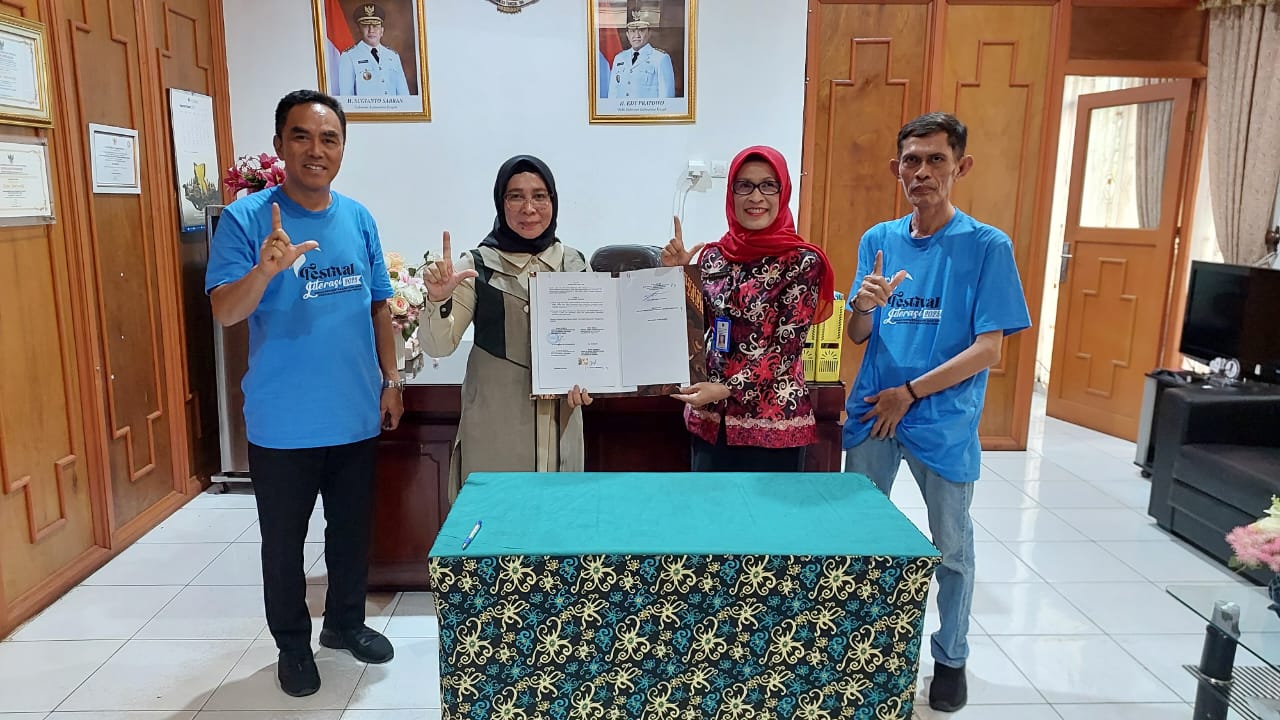 Kadispursip Kalteng Nunu Andriani Tanda Tangani MoU Pengembangan Layanan Perpustakaan se-Kalimantan