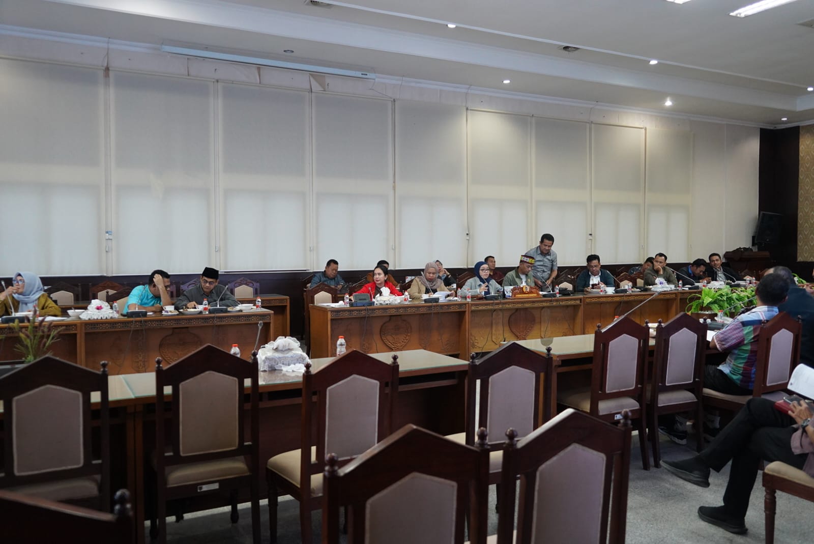 Plh. Asisten Pemkesra Hadiri Rapat Kerja Tim Penyusun Jadwal Kegiatan DPRD Prov. Kalteng