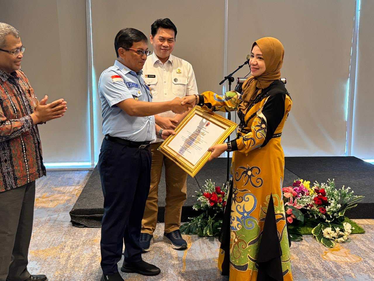 BPSDM Prov. Kalteng Menerima Serttifikat Penghargaan Diklat Manajemen Bencana sebagai Terbaik Se-Indonesia Akreditasi A