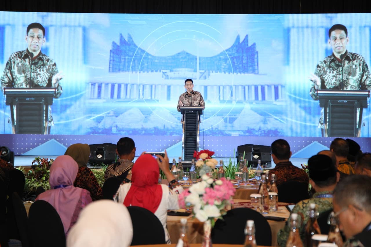 Wamendagri Wiyagus Ingatkan Aparatur Pemerintahan Pentingnya Pelayanan Publik