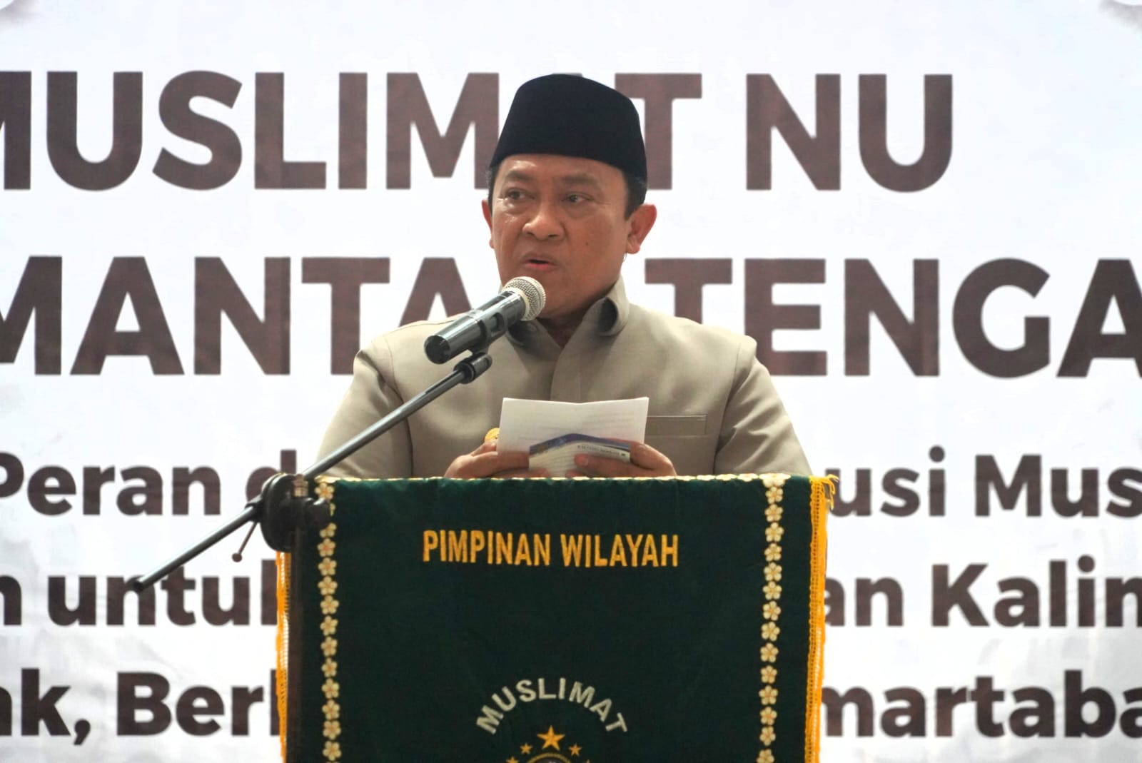 Gubernur Jatim Resmi Tutup Konferensi Wilayah Muslimat NU Kalteng