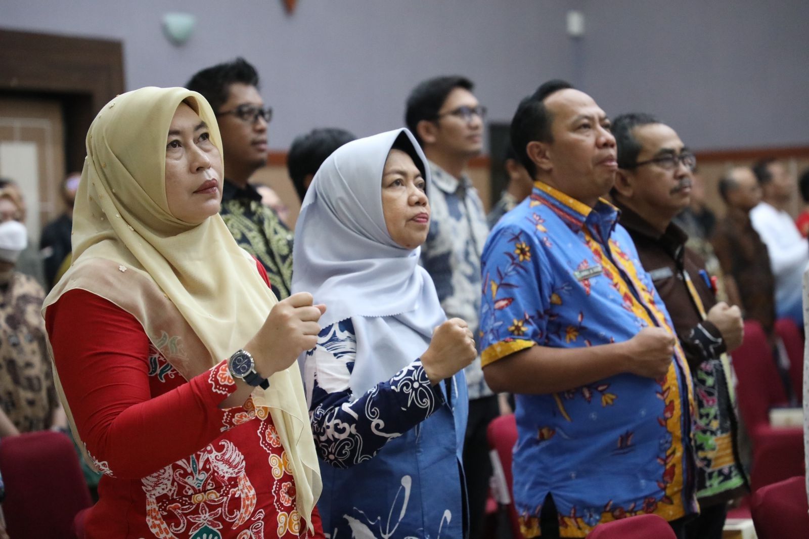 Dinas TPHP Prov. Kalteng Hadiri Penyerahan Laporan Hasil Pemeriksaan Kinerja dan Kepatuhan Semester II Tahun 2024