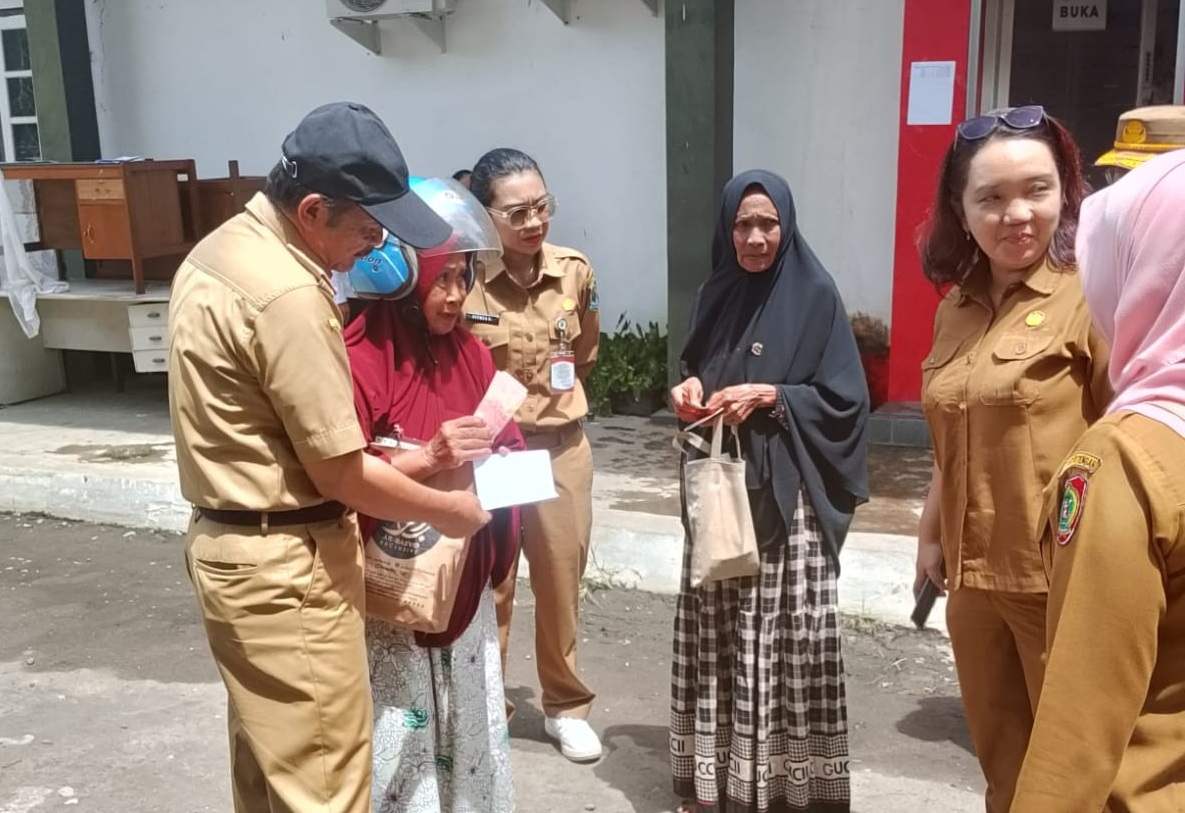Inspektur Daerah Prov. Kalteng Pimpin Evaluasi Penyaluran Bansos UEP dan Bansos DBH DR