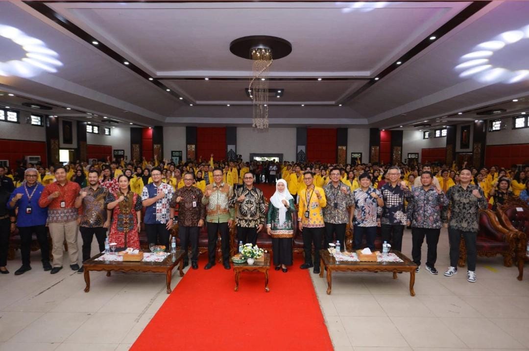 Wakili Gubernur, Asisten Ekbang Sri Widanarni Buka Kuliah Umum Literasi Keuangan