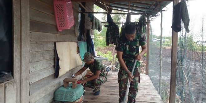 Personil Satgas TMMD Tinggal di Rumah Warga