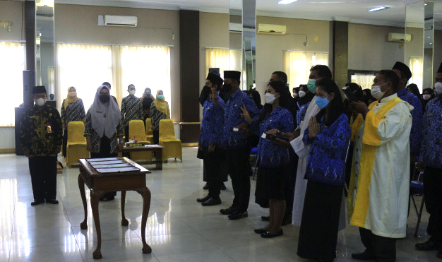 Bupati Hj Nurhidayah Pimpin Pengambilan Sumpah Janji 165 PNS Kobar